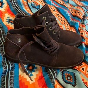 Bear paw boots. Size 6